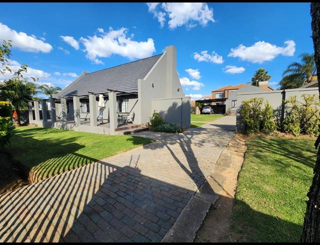 3 BEDROOM HOUSE FOR SALE IN GLEN MARAIS